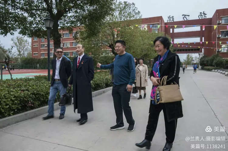 万瑞中学,万众一心